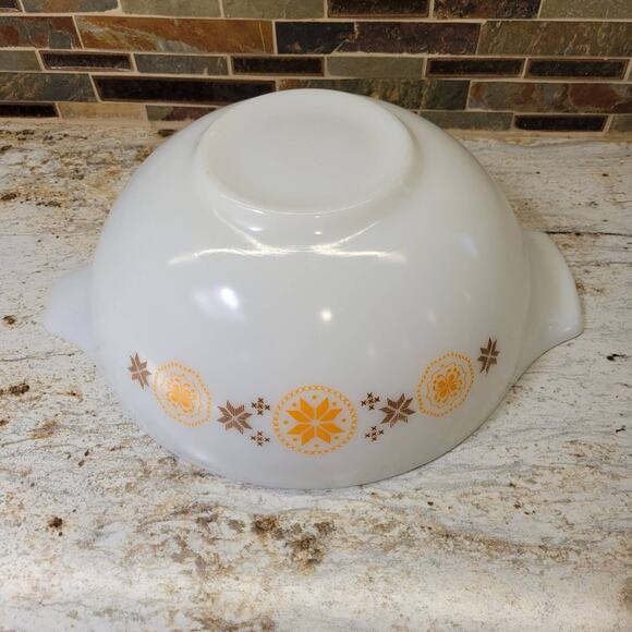 Pyrex Town & Country, Cinderella Nesting Bowl, Brown Orange Star, 444 4 Qt Large - Picture 2 of 5